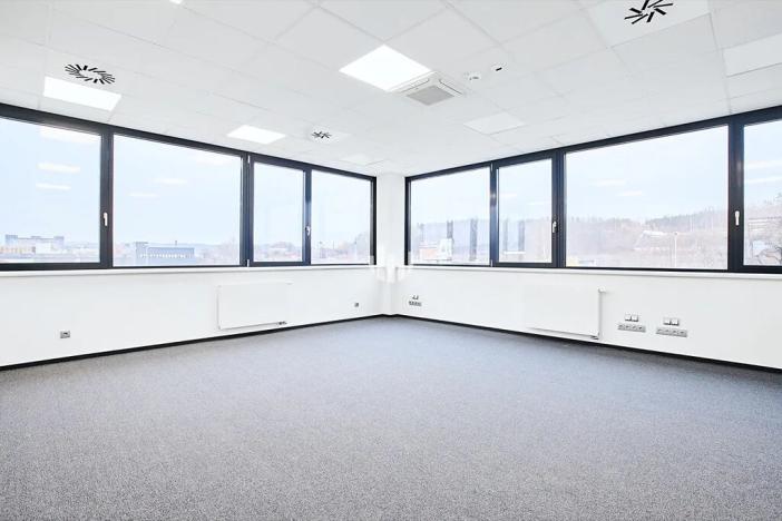 Pronájem kanceláře, Praha - Vysočany, Poděbradská, 200 m2