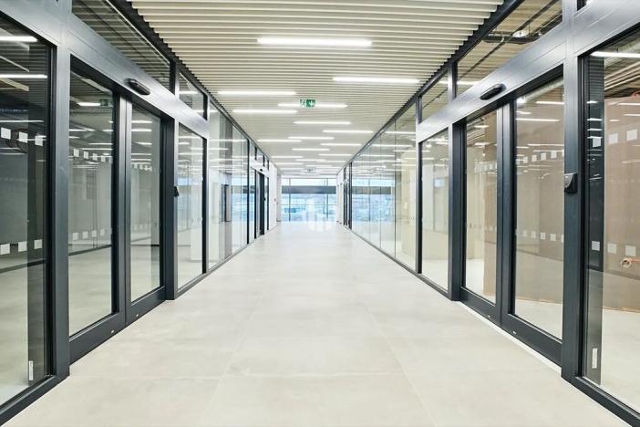 Pronájem kanceláře, Praha - Vysočany, Poděbradská, 200 m2