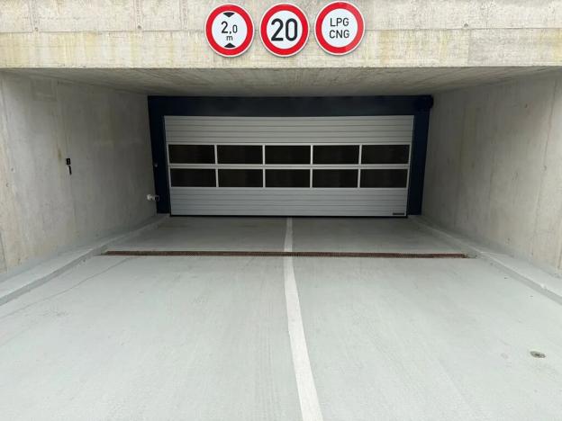 Prodej garážového stání, Praha - Hostavice, Pasecká, 38 m2