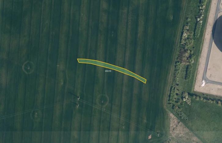 Prodej pole, Uhy, 84518 m2