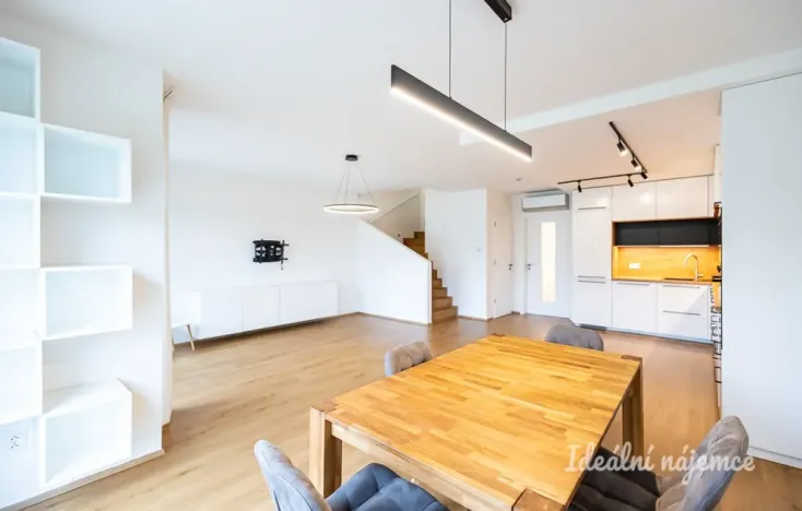 Pronájem rodinného domu, Horoušany, Kubišova, 120 m2