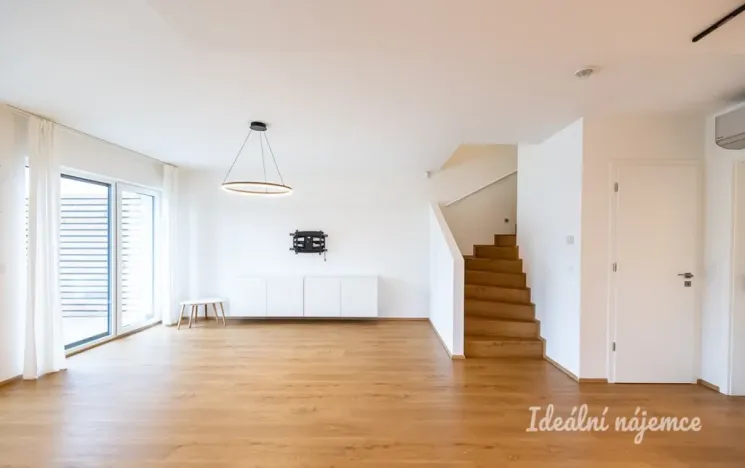 Pronájem rodinného domu, Horoušany, Kubišova, 120 m2