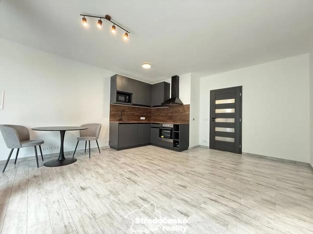 Pronájem bytu 1+kk, Uhlířské Janovice, Hrnčířská, 35 m2