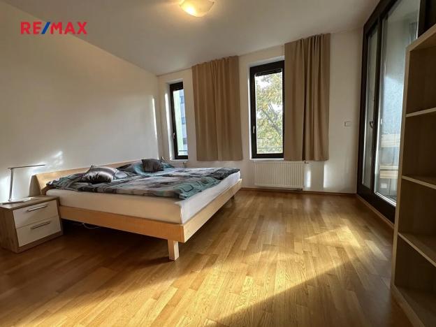 Pronájem bytu 2+kk, Praha - Podolí, V rovinách, 67 m2