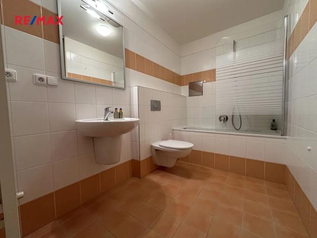 Pronájem bytu 2+kk, Praha - Podolí, V rovinách, 67 m2