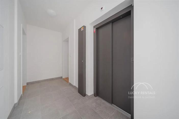 Pronájem bytu 2+kk, Praha - Chodov, Líbalova, 42 m2