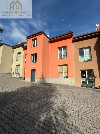 Prodej bytu 2+kk, Náchod, Šafránice, 86 m2