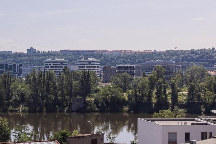 Pronájem bytu 1+kk, Praha - Holešovice, V háji, 53 m2