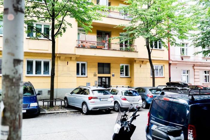 Prodej bytu 2+1, Praha - Žižkov, Biskupcova, 72 m2