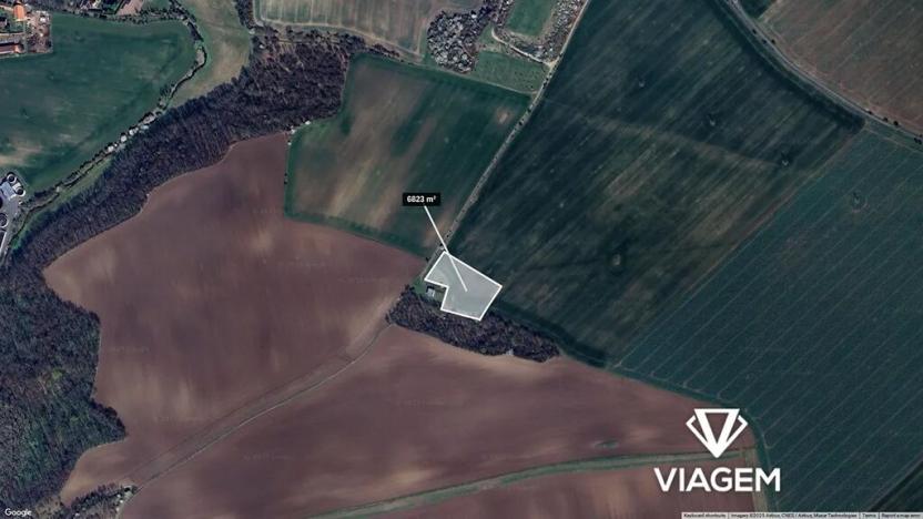 Prodej podílu pole, Veleň, 284 m2