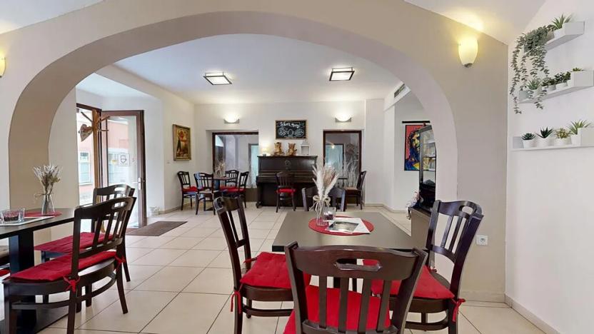 Prodej obchodního prostoru, Chrudim, Resselovo náměstí, 121 m2