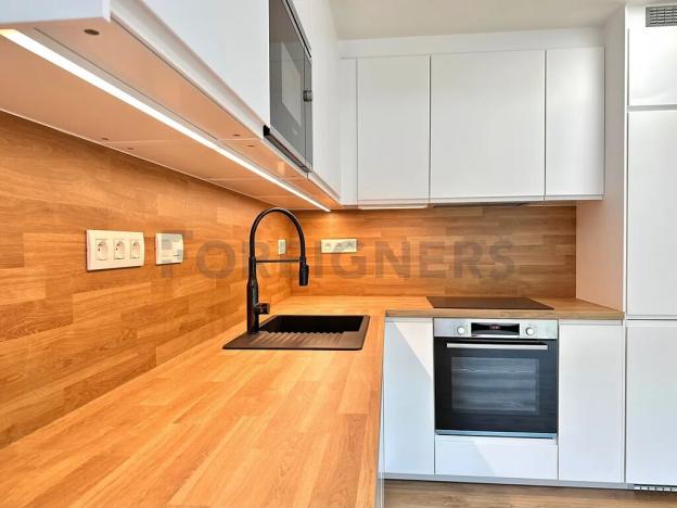 Pronájem rodinného domu, Praha, 159 m2