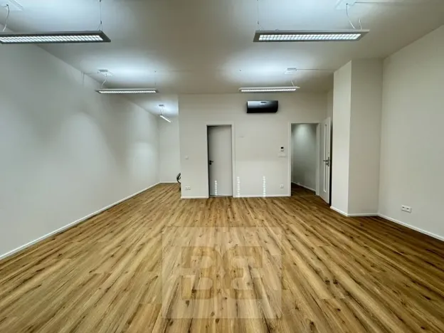 Pronájem kanceláře, Brno, Komárovská, 50 m2