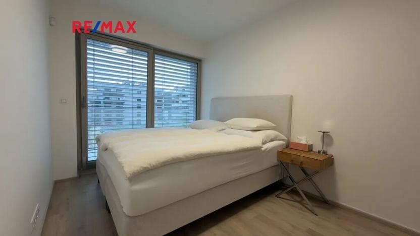 Pronájem bytu 2+kk, Praha - Žižkov, Malešická, 53 m2