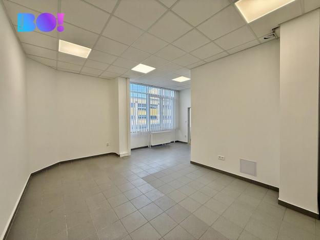 Pronájem kanceláře, Třinec, nám. Svobody, 61 m2