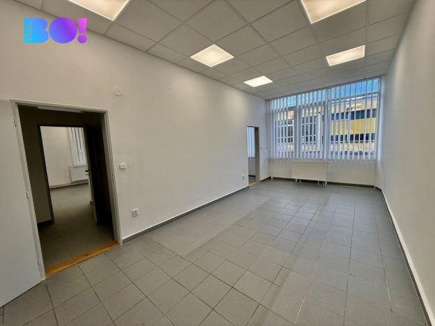 Pronájem kanceláře, Třinec, nám. Svobody, 61 m2