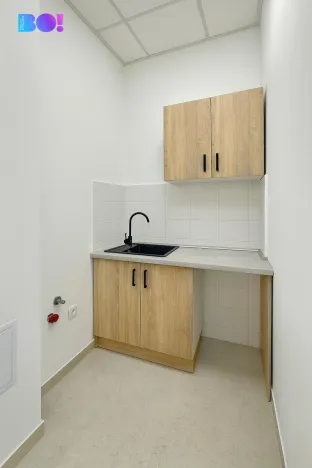 Pronájem kanceláře, Třinec, nám. Svobody, 61 m2