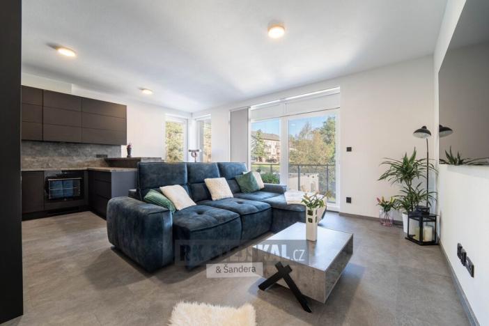 Pronájem bytu 2+kk, Hluboká nad Vltavou, U Parku, 69 m2