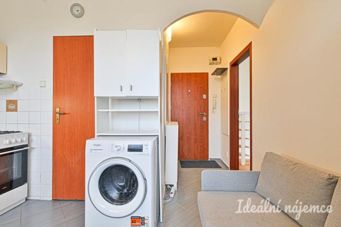 Pronájem bytu 1+1, Židlochovice, sídl. Družba, 30 m2