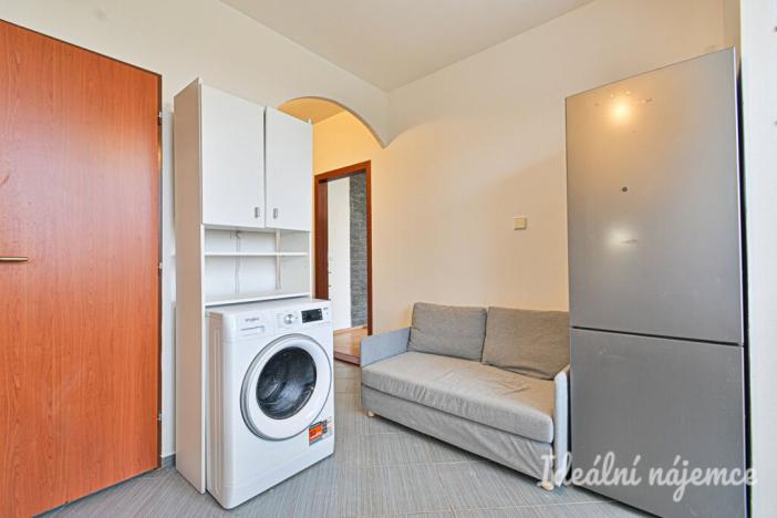 Pronájem bytu 1+1, Židlochovice, sídl. Družba, 30 m2