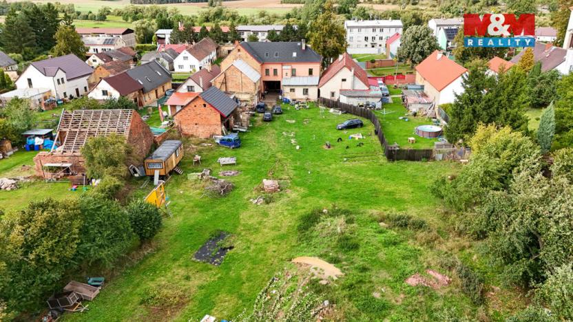 Prodej rodinného domu, Cebiv, 360 m2