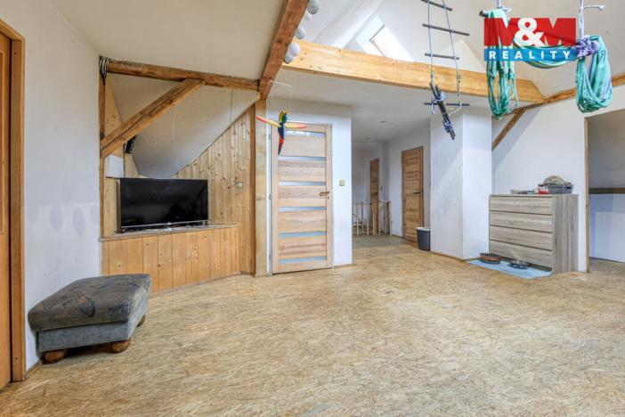 Prodej rodinného domu, Cebiv, 360 m2