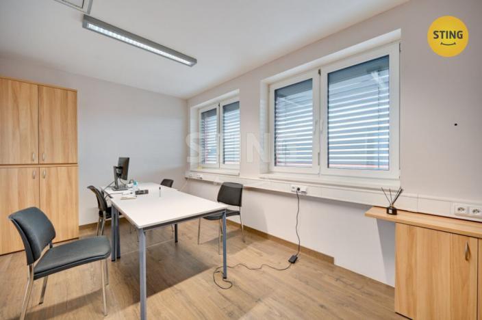 Pronájem kanceláře, Třebětice, 1982 m2