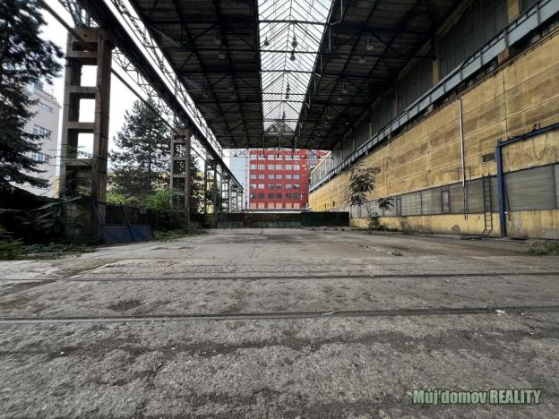 Pronájem komerčního pozemku, Praha - Vysočany, Lisabonská, 1900 m2