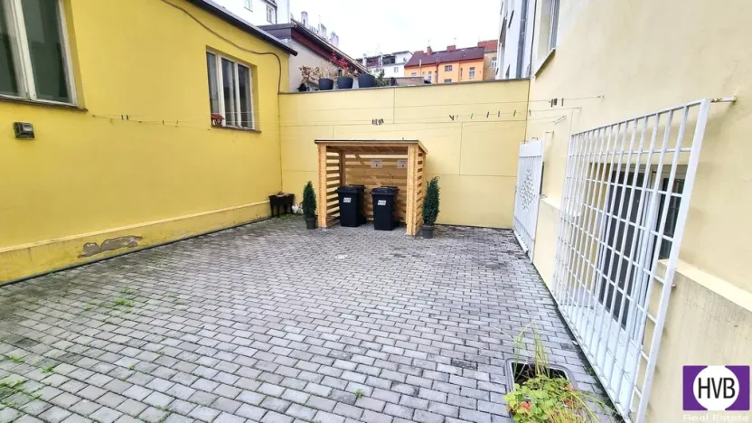 Pronájem bytu 1+kk, Praha, Holandská, 30 m2