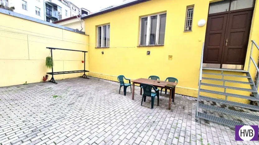 Pronájem bytu 1+kk, Praha, Holandská, 30 m2