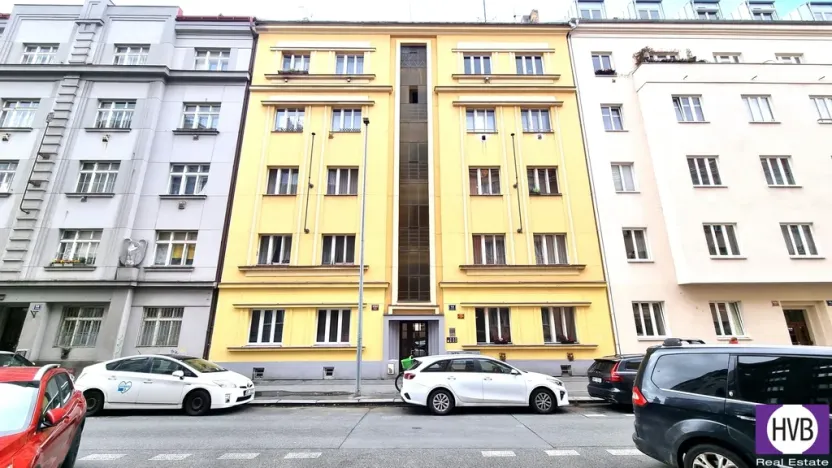 Pronájem bytu 1+kk, Praha, Holandská, 30 m2