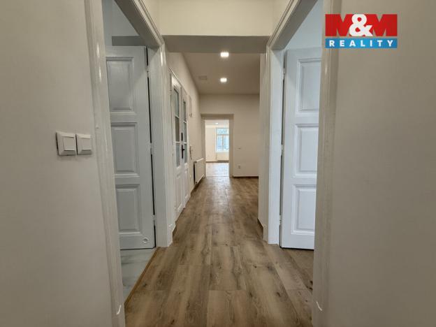 Pronájem bytu 3+1, Karviná - Fryštát, Masarykovo nám., 120 m2