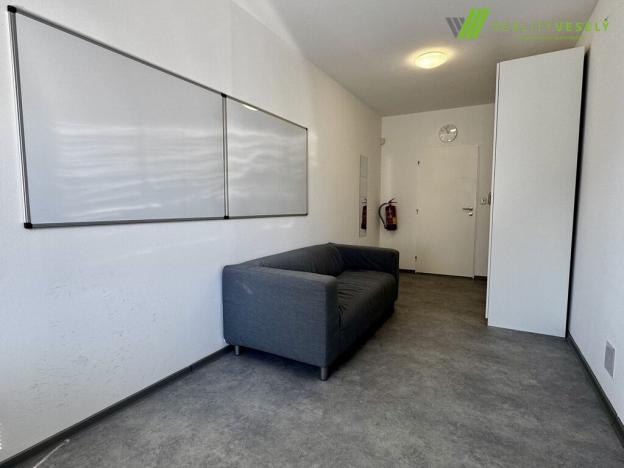 Pronájem kanceláře, Břeclav, třída 1. máje, 240 m2