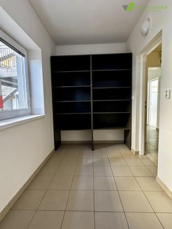 Pronájem kanceláře, Břeclav, třída 1. máje, 240 m2