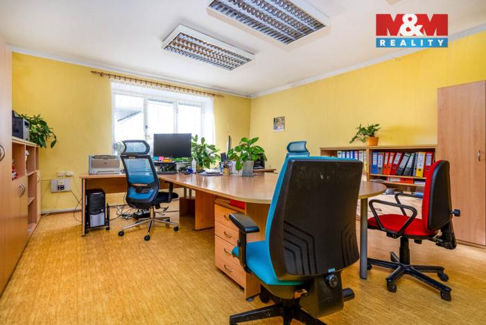 Prodej kanceláře, Oskořínek, Družstevní, 850 m2
