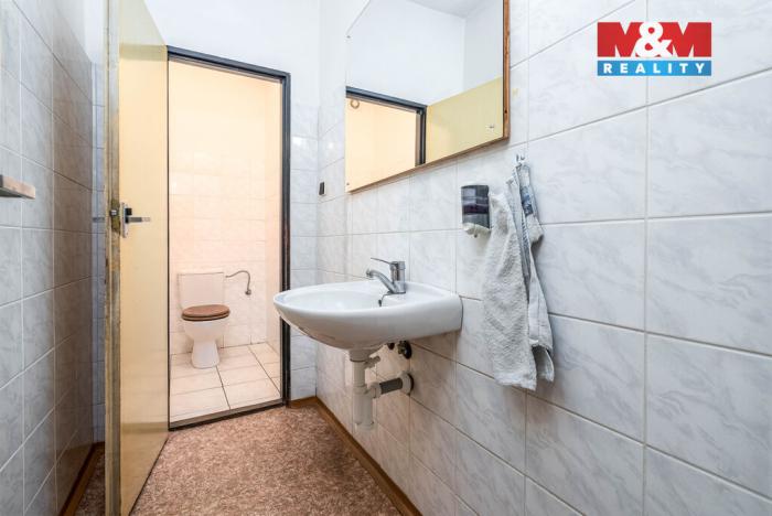 Prodej kanceláře, Oskořínek, Družstevní, 850 m2