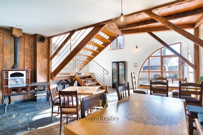 Prodej výrobních prostor, Olomouc - Chomoutov, Dalimilova, 1074 m2