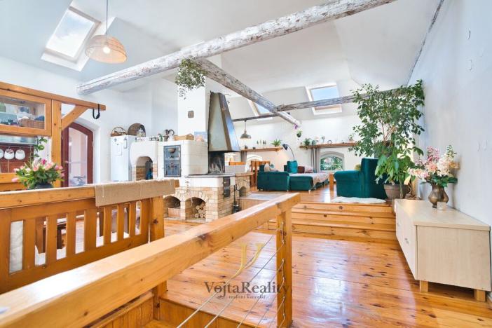 Prodej výrobních prostor, Olomouc - Chomoutov, Dalimilova, 1074 m2