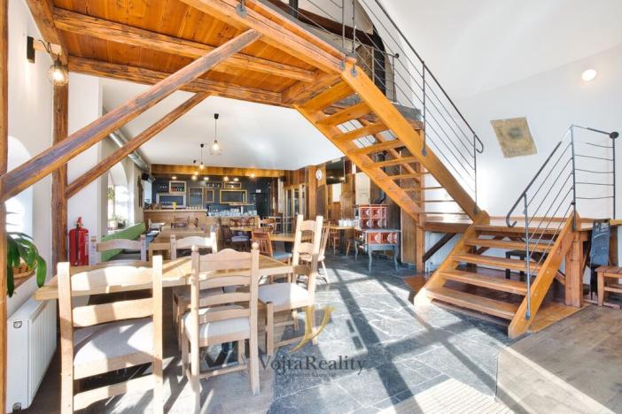 Prodej výrobních prostor, Olomouc - Chomoutov, Dalimilova, 1074 m2