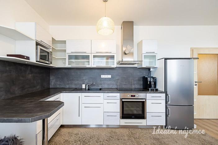 Pronájem bytu 1+kk, Praha - Kyje, Sicherova, 31 m2