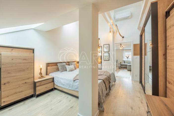Prodej bytu 2+kk, Praha - Smíchov, Holubova, 48 m2