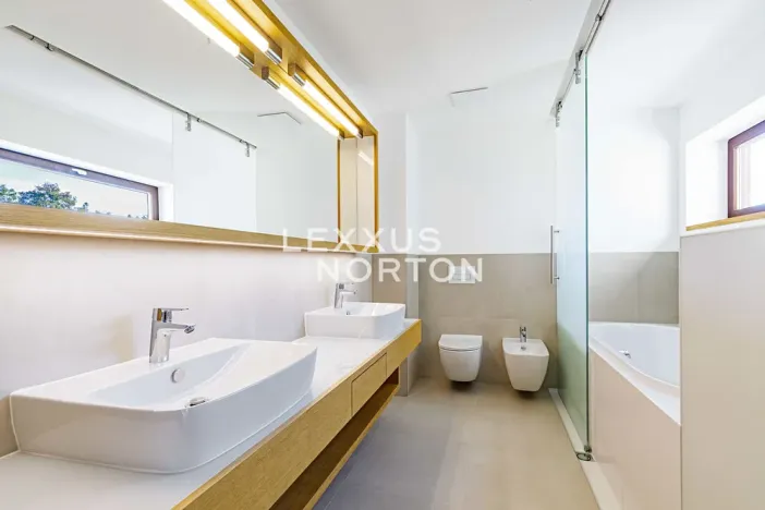 Prodej rodinného domu, Praha - Libuš, V Hrobech, 380 m2