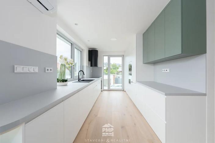 Prodej rodinného domu, Nebovidy, 359 m2