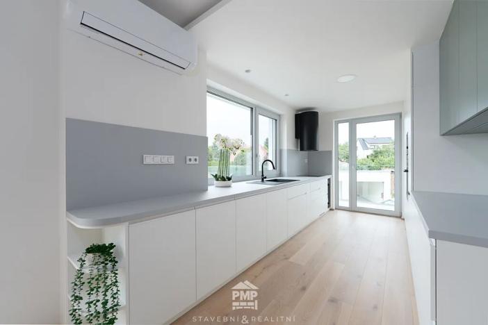 Prodej rodinného domu, Nebovidy, 359 m2