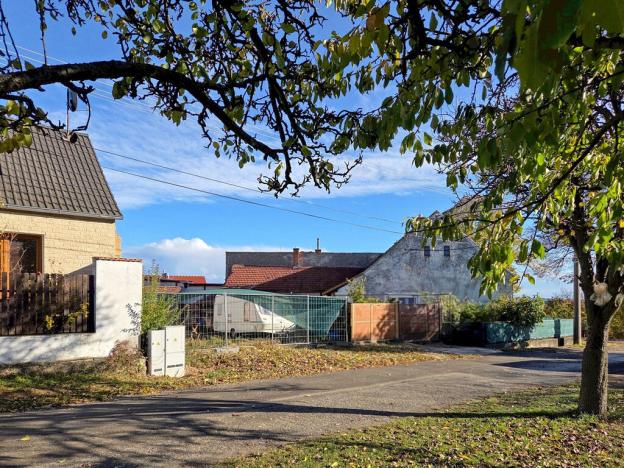 Prodej pozemku, Lukovany, 327 m2