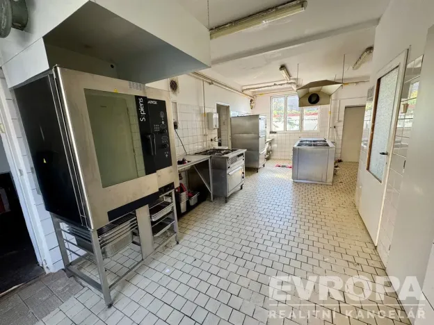 Pronájem restaurace, Plzeň - Doudlevce, Srázná, 90 m2