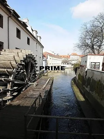 Pronájem bytu 3+1, Praha - Malá Strana, Hroznová, 73 m2