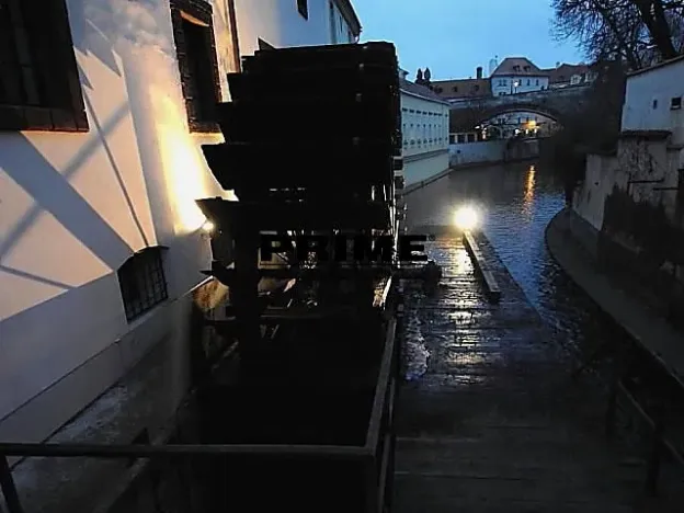 Pronájem bytu 3+1, Praha - Malá Strana, Hroznová, 73 m2