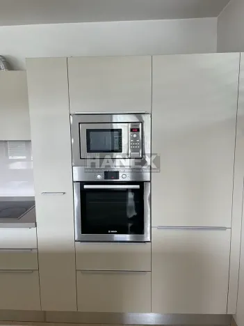 Pronájem bytu 3+kk, Praha - Hloubětín, Nademlejnská, 140 m2