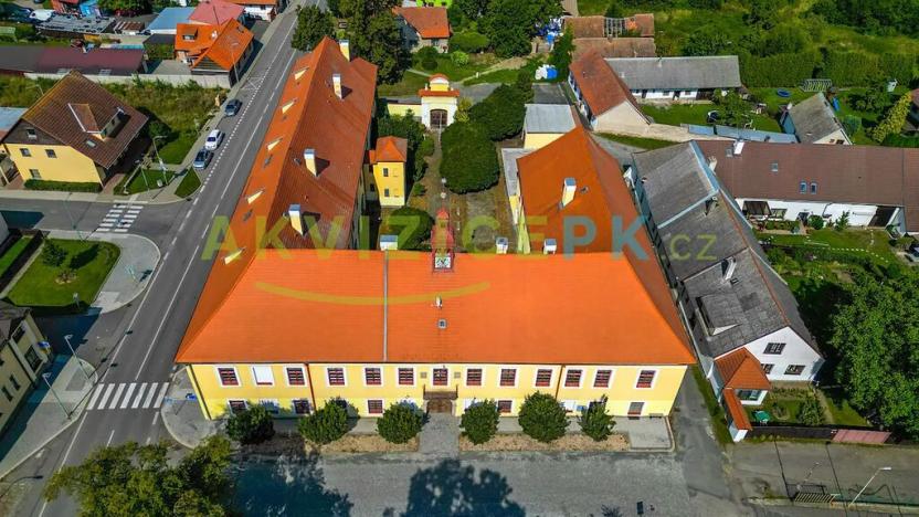 Prodej ubytování, Čechtice, nám. Dr. Tyrše, 1672 m2